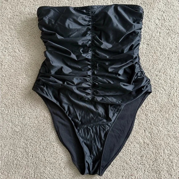 NWOT Good American high cut black strapless swimsuit. Size large (3). - Picture 1 of 6